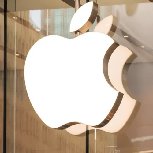 Apple’s Touchscreen MacBook Pro Coming in 2026